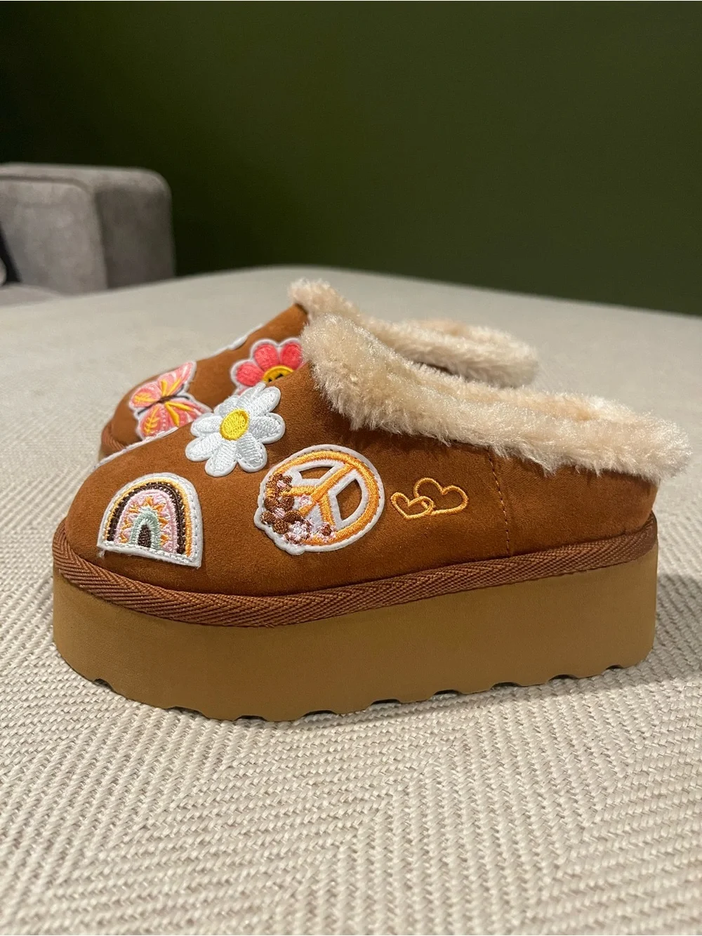 Harper Canyon Brown Kids Slippers with Floral & Butterfly Patches